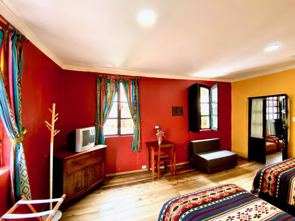 Hostal Riviera Sucre Otavalo Exterior photo