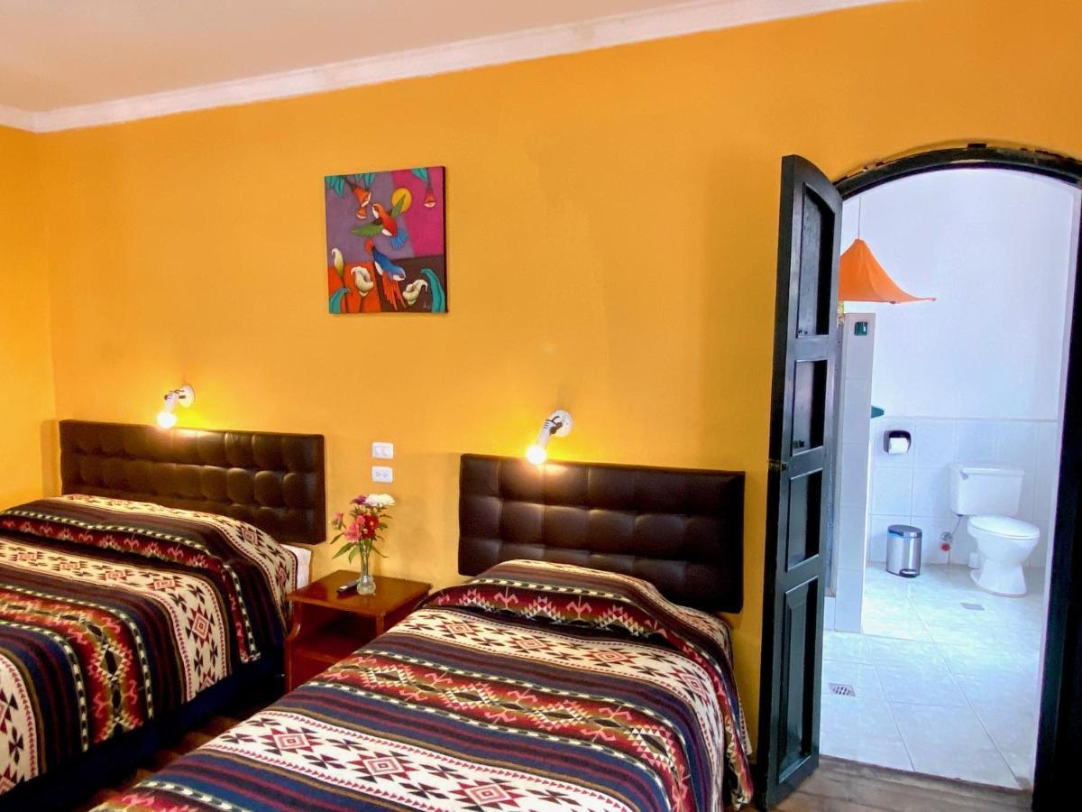 Hostal Riviera Sucre Otavalo Exterior photo