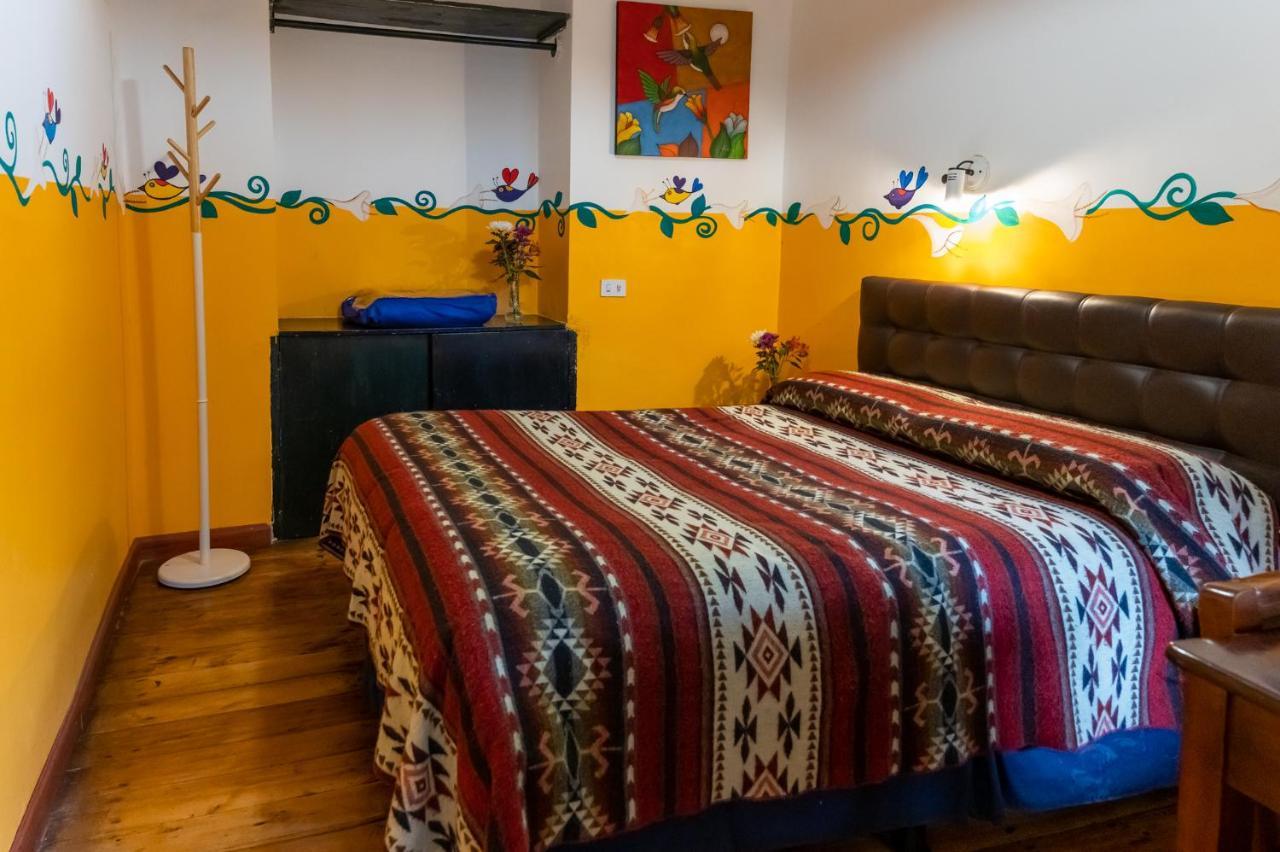 Hostal Riviera Sucre Otavalo Exterior photo