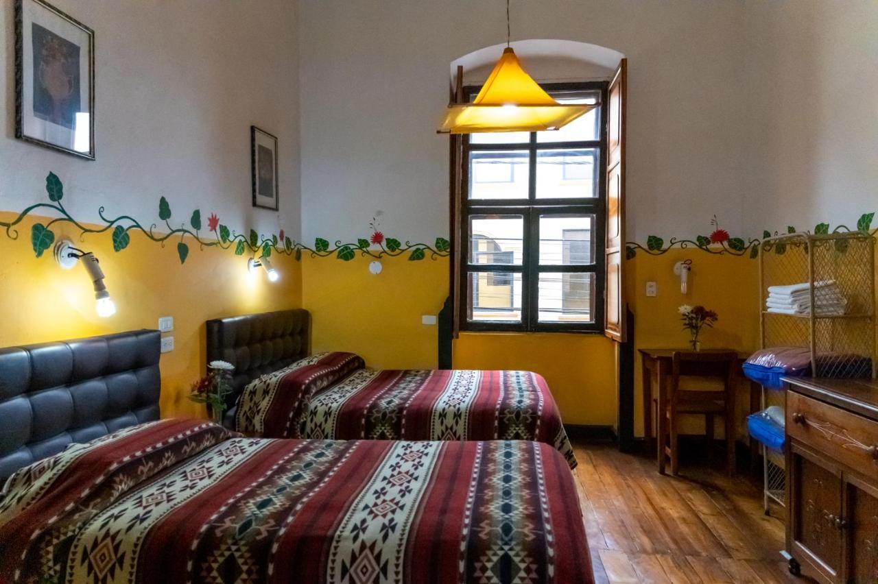 Hostal Riviera Sucre Otavalo Exterior photo