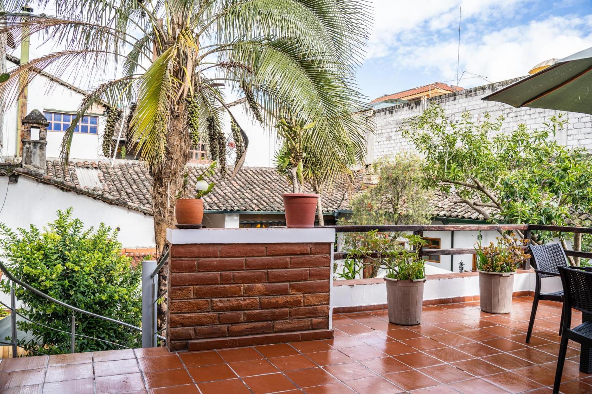 Hostal Riviera Sucre Otavalo Exterior photo