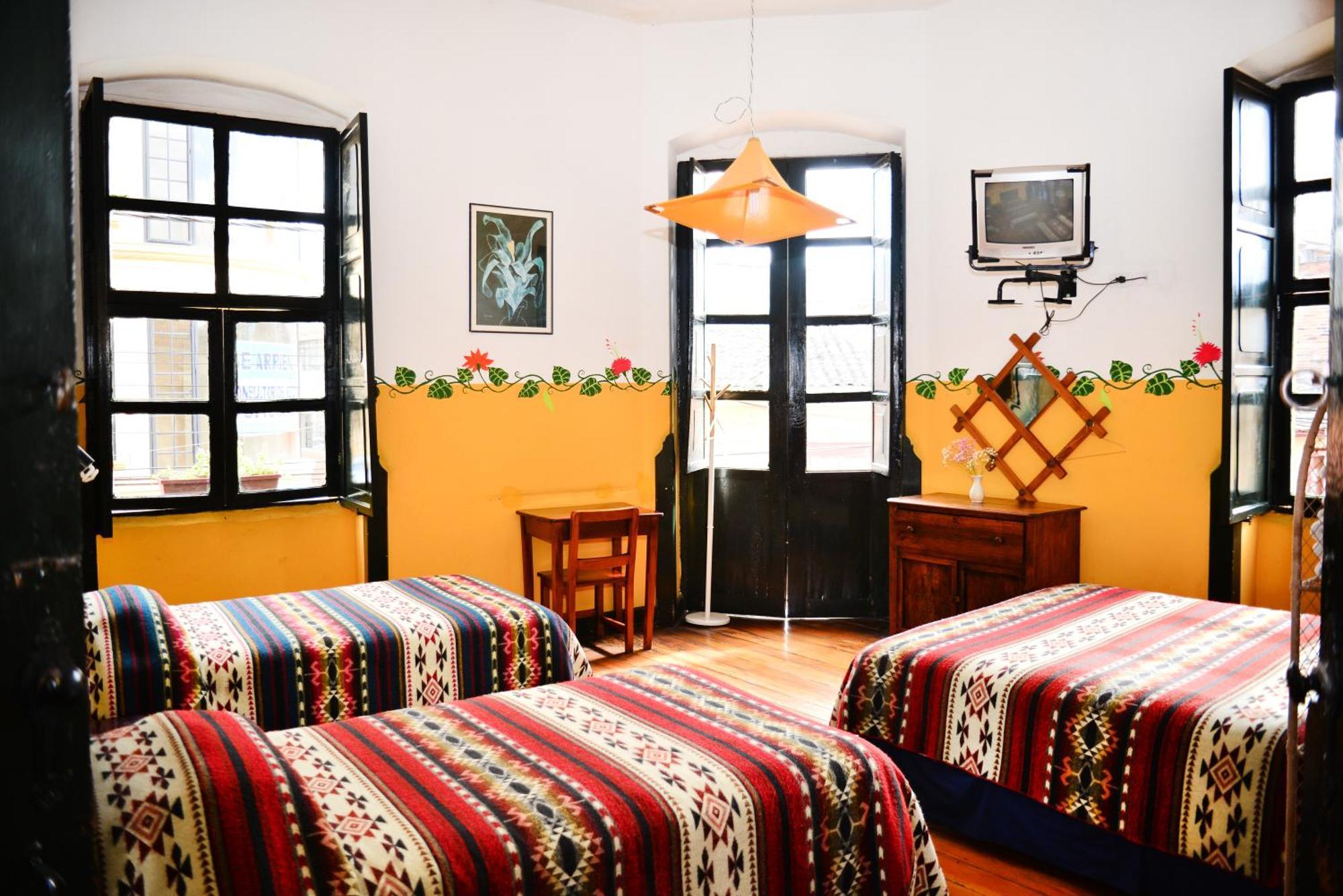 Hostal Riviera Sucre Otavalo Room photo