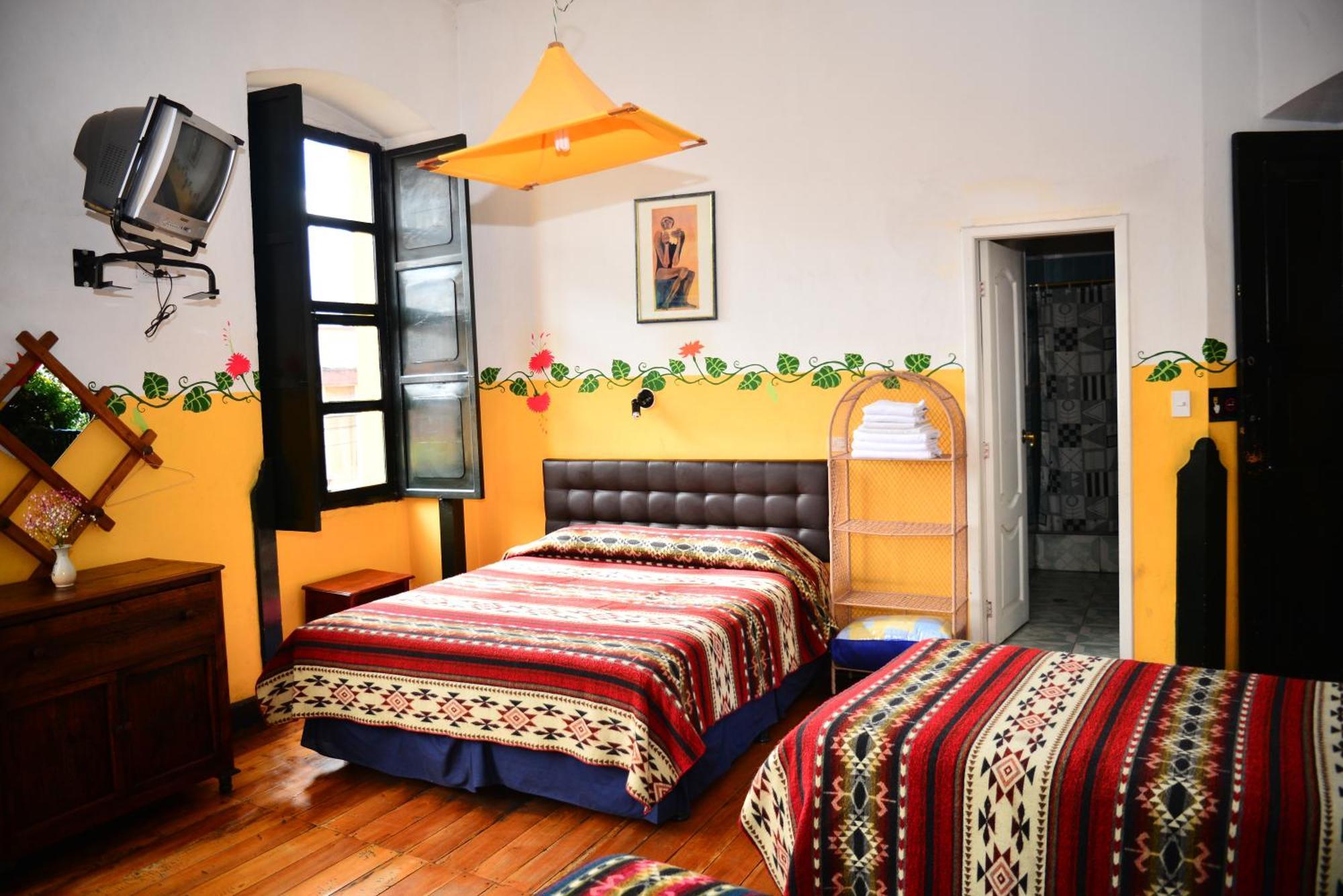 Hostal Riviera Sucre Otavalo Room photo