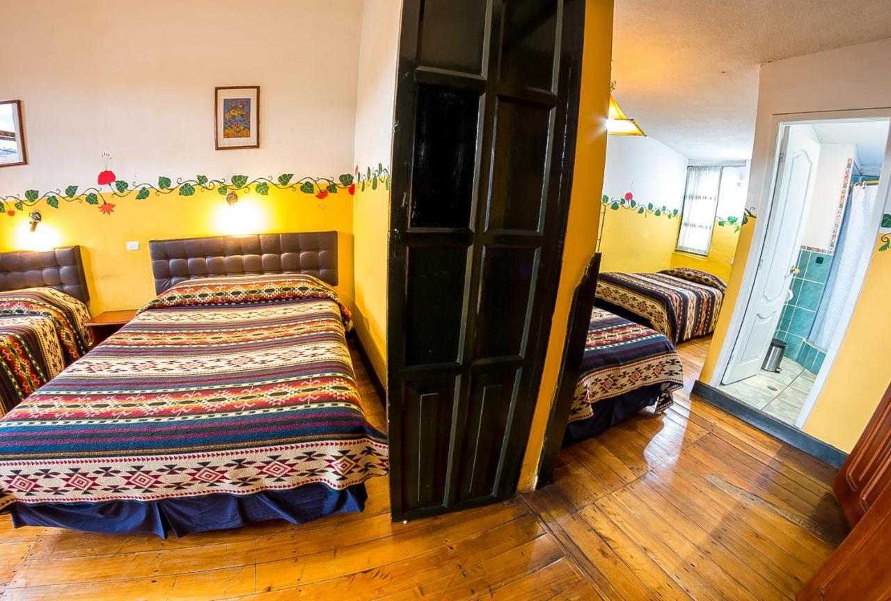 Hostal Riviera Sucre Otavalo Exterior photo