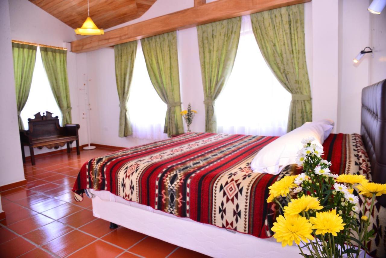 Hostal Riviera Sucre Otavalo Exterior photo