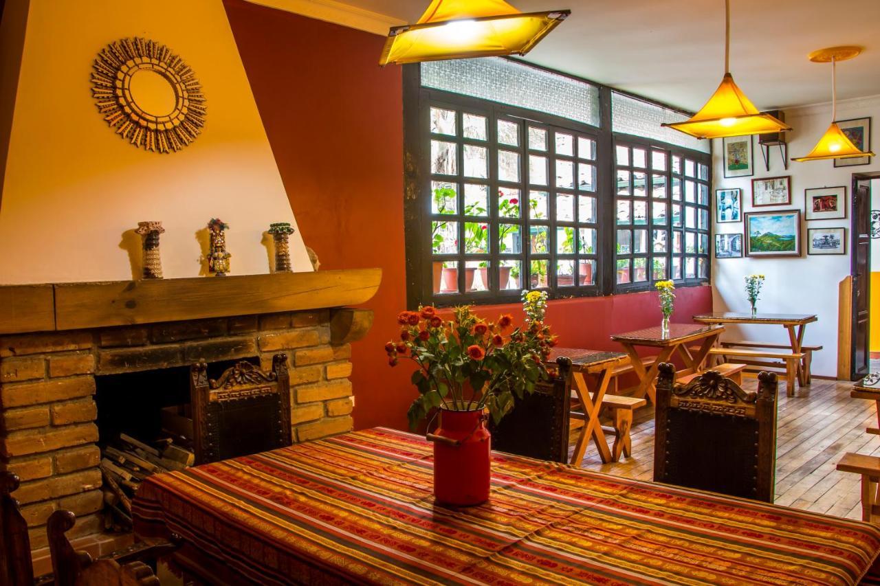 Hostal Riviera Sucre Otavalo Exterior photo